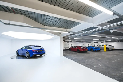 Agnews Prep Centre Belfast with cars in valeting bays